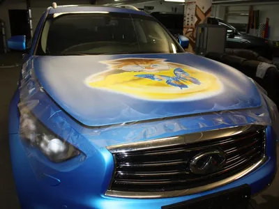 Бронирование капота автомобиля пленкой - цена защиты капота антигравийной  бронепленкой в Москве