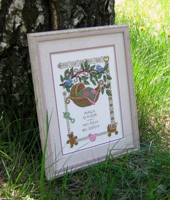 Детская метрика из дерева с именем в мастерской Panda Wood