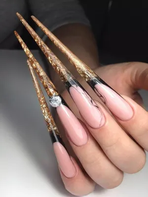 Ранее нарощенные ногти Сделана коррекция #зимнийдизайнногтей  #красноегельпокрытие #длинныеногти #нарощенныеногти #дизайнногтей… |  Instagram