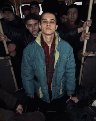 Обои на рабочий стол Двое мальчиков на каменном выступе среди облаков на  фоне полной луны, by CaelGibran, обои для рабочего стола, скачать обои, обои  бесплатно