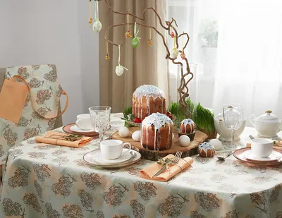 Картинка с храмом, тюльпанами и стихами на Пасху