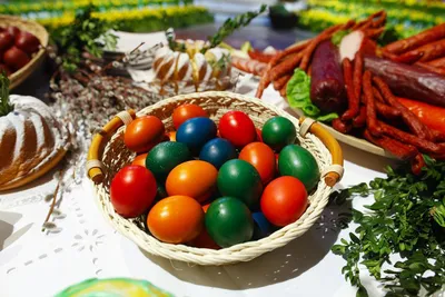 Праздничная корзина на пасху \"Вкусняшка\" на заказ в Киеве