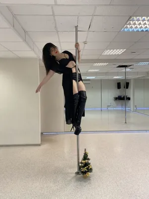 Танцы, занятия на пилоне, фото девушек. Pole dance, пол денс стрип пластика.