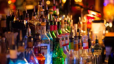 Картинка на рабочий стол алкоголь, виски, jack daniels, бутылка 2560 x 1440