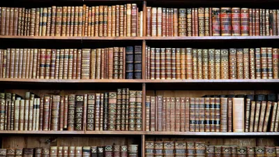 Обои библиотека, книги, стеллажи, лестница картинки на рабочий стол, фото  скачать бесплатно