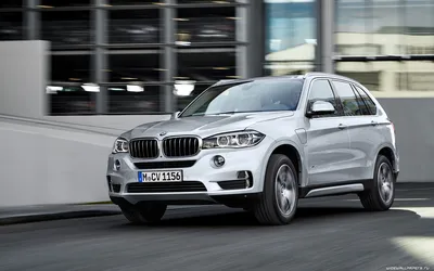 Обои BMW X5 M 2015