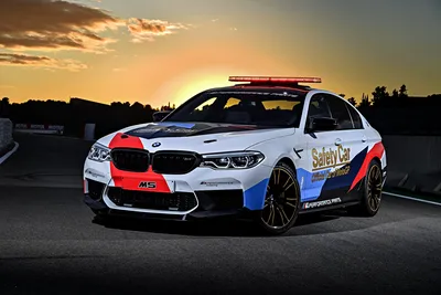 Обои для рабочего стола BMW Тюнинг 2018 M5 MotoGP Safety Car белые