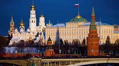 Москва река и Москва-Сити вечером - обои на рабочий стол