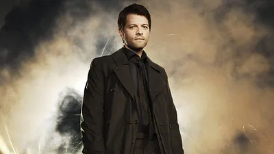 Обои на рабочий стол Фон к сериалу Сверхъестественное / Supernatural с  красными молниями и тенями птиц, обои для рабочего стола, скачать обои,  обои бесплатно