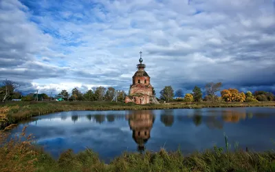 Скачать обои церковь, храм, собор, деревья бесплатно для рабочего стола в  разрешении 1680x1050 — картинка №408223