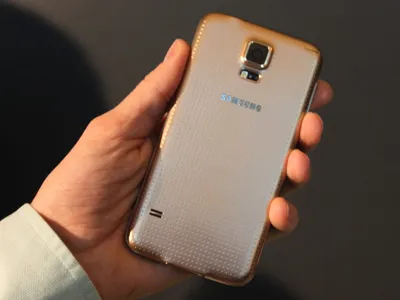 Samsung's Galaxy S5 and the best top-tier phones (pictures) - CNET