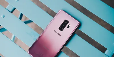 Samsung galaxy s9 plus hi-res stock photography and images - Alamy