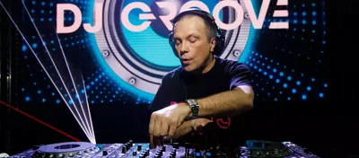 Девушка Dj Arockin — стоковая векторная графика и другие изображения на тему  Диджей - Диджей, Молодой возраст, Наушники - iStock
