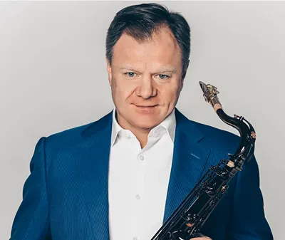 Презентация на тему: \"Джаз (англ. jazz) форма музыкального искусства,  возникшая в конце XIX начале XX века в США. Характерные черты джаза -  импровизация, изощрённый ритм и.\". Скачать бесплатно и без регистрации.