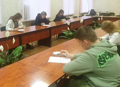 конкурсы рисунков на тему «Молодежь и выборы» и конкурс сочинений «Молодежь  выбирает».
