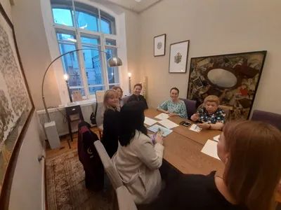 Выставка рисунков на тему:»Здоровые дети — счастливые родители!»