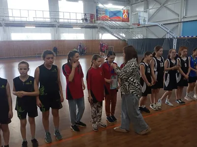 Дети Прыгают Батут Детские Спортивные Игры На Детской Площадке Активные Игры  Вектор Мультфильма Людей — стоковая векторная графика и другие изображения  на тему Ребёнок - iStock