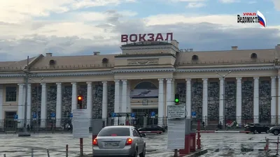 Владельцам карт Priority Pass теперь доступны не только лаунжи в ряде  авиагаваней, но и обновленные бизнес-залы на Московском вокзале в  Санкт-Петербурге и на Ленинградском вокзале в российской столице. Залы на  территории железнодорожных