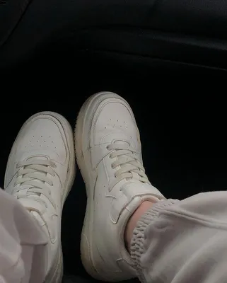 ноги форсы девушка | Combat boots, White sneaker, Boots