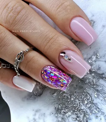 Яркий маникюр на короткие ногти: 10 идей дизайна ногтей на весну 2023 💜 |  theGirl