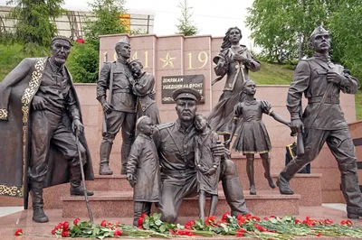 Рисунок ПВРЗ. Проводы рабочего на фронт №398017 - «Мои деды ковали ПОБЕДУ!»  (19.05.2023 - 14:06)
