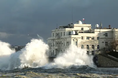 Восьмибалльный шторм накрыл побережье Черного моря Грузии - 27.11.2023,  Sputnik Грузия