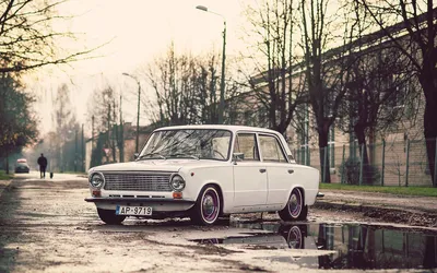 VAZ Lada 2107 1982 3D Модель in Седан 3DExport