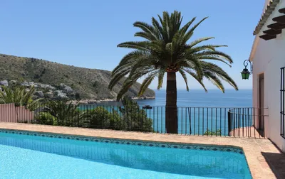 Вилла 3+1 на берегу моря в Мерсине – продажа в Mayalanya Group