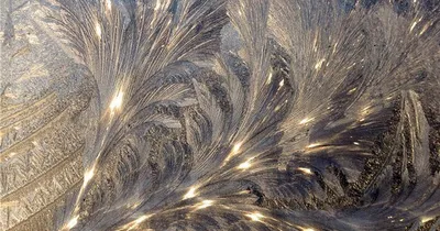 Узоры на окне зимой (59 фото) - 59 фото