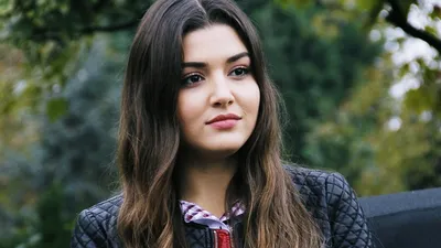 Фотографии Ханде Эрчел: бесплатно скачать JPG, PNG, WebP