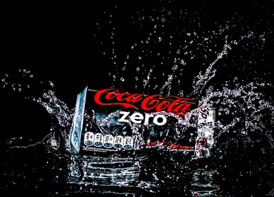 Фото Coca-Cola Рыжая Jessica Декольте Блузка Леденцы молодая женщина