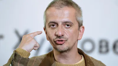Фоны с Константином Богомоловым: бесплатно скачать живые обои
