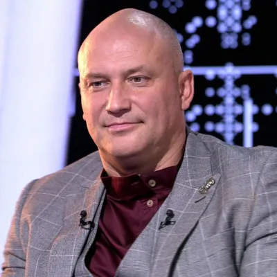Очаровательный Константин Соловьев на свежих снимках