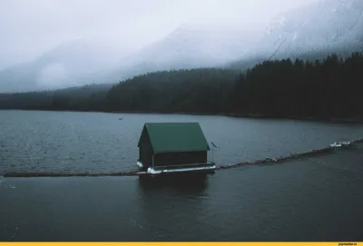 Прекрасные дома в природе Малойи - SWISS ALPS, SWITZERLAND - 22 ИЮЛЯ 2019  Редакционное Фото - изображение насчитывающей горизонт, затишье: 160076876