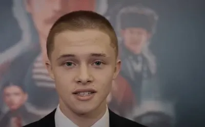 Рисунок Леона Кемстач: Харизма звезды на вашем рабочем столе