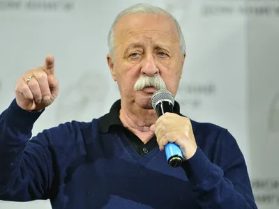 Обои на рабочий стол с Леонидом Якубовичем