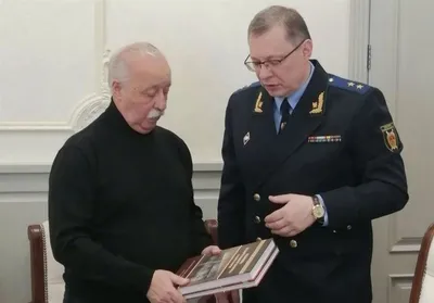 Фото на айфон Леонида Якубовича в хорошем качестве для вашего устройства