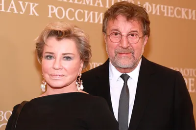Величие театрального и киноискусства в лице Леонида Ярмольника на снимках.