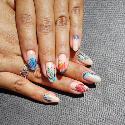 Маникюр 8 марта (фото). Красивый дизайн ногтей 2020 | Nail art, Green  nails, Nail art designs
