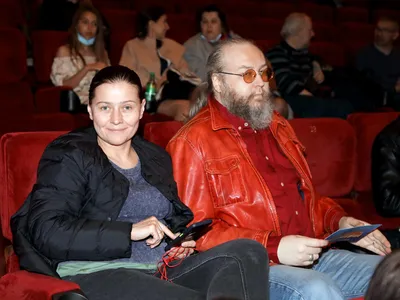 Обои на рабочий стол с Марией Голубкиной: украсьте свой компьютер красочным артом!