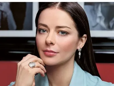 Загадочная и прекрасная: Марина Александрова на фотографии в роскошных нарядах