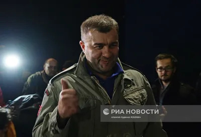 Михаил Пореченков на сцене: мастерство в каждом жесте.