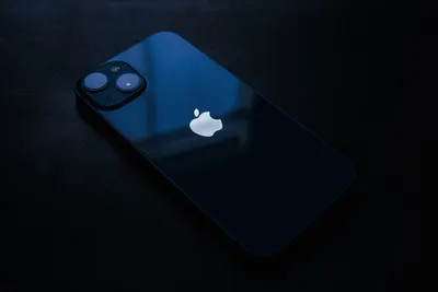 Челка» снова в моде: iPhone 13 рекордно подешевел в России : Гаджеты :  Live24.ru