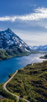 Stunning Mountain Wallpaper for Your iPhone