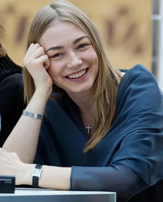 Загадочная и соблазнительная Оксана Акиньшина на фото
