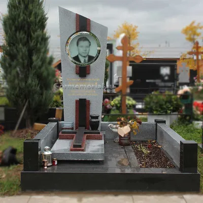 Одинарные памятники и надгробья для одного из гранита на могилу Коростышев.