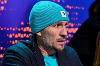 Великолепие Павла Костомарова на белом фоне: обязательное кадрирование