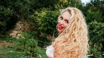 Чарующая Поля Полякова на фото: неотразимый образ