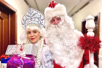 Buon Natale, Что Итальянский И Средства Рождеством, На Этикетке С Красной  Белой Рождественская Звезда Cookie Фотография, картинки, изображения и  сток-фотография без роялти. Image 32321214