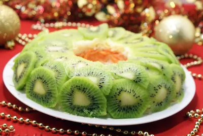 Советские новогодние салаты: история и классические рецепты — читать на  Gastronom.ru